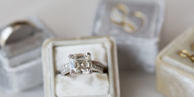 This Man Proposed to His Girlfriend With Six Engagement Rings