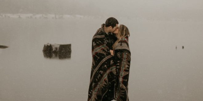 Our Favorite Winter Engagement Photos That Will Melt Your Heart