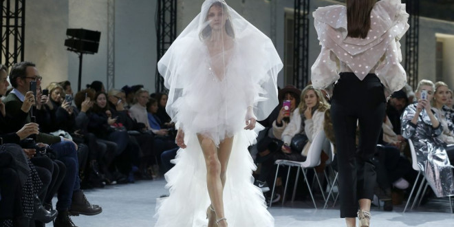 39 Paris Haute Couture Spring 2019 Fashion Week Gowns for Brides