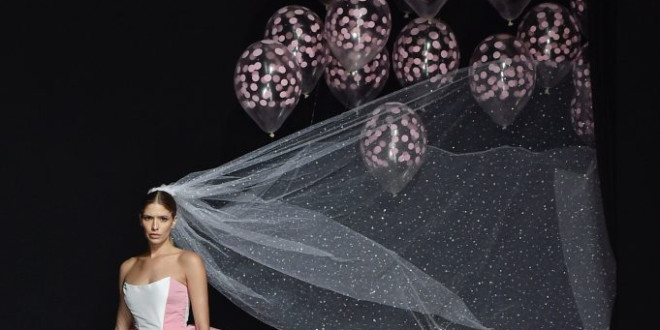 Paris Couture Week's Latest Wedding Look Includes a Balloon-Lifted Veil