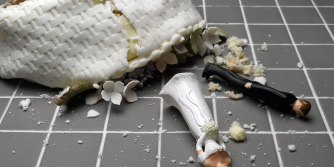 Couple Discovers They Received Wedding Cake Stuffed With Foam