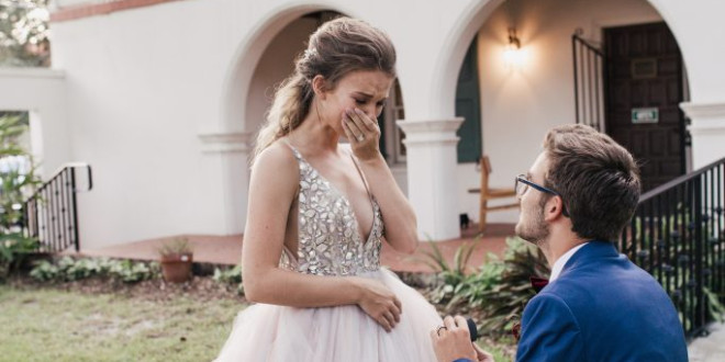 Our Favorite Marriage Proposal Stories Ever for National Proposal Day