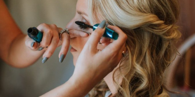 The 7 Best Drugstore Mascaras That Stack Up to High-End Formulas