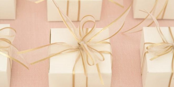 Is It OK to Buy a Gift That's Not on the Wedding Registry?