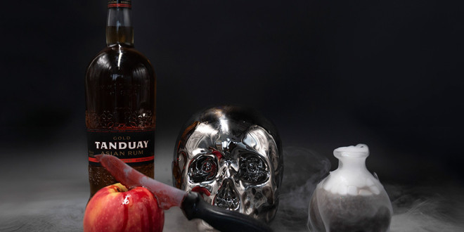 5 Signature Cocktails for a Halloween Wedding