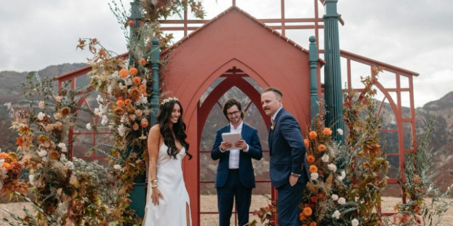 The Bride’s Parents Built This Outdoor Wedding Backdrop: The Mulholland Chapel