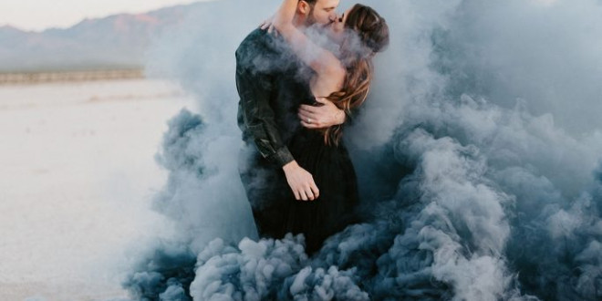 Here’s How to Use Smoke Bombs for Stunning Wedding Photos